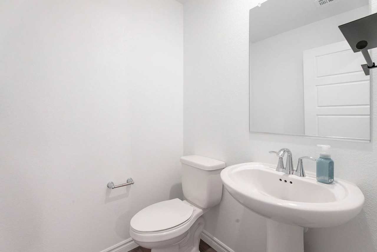 3541 Reserve Ct - Photo 6 of 37