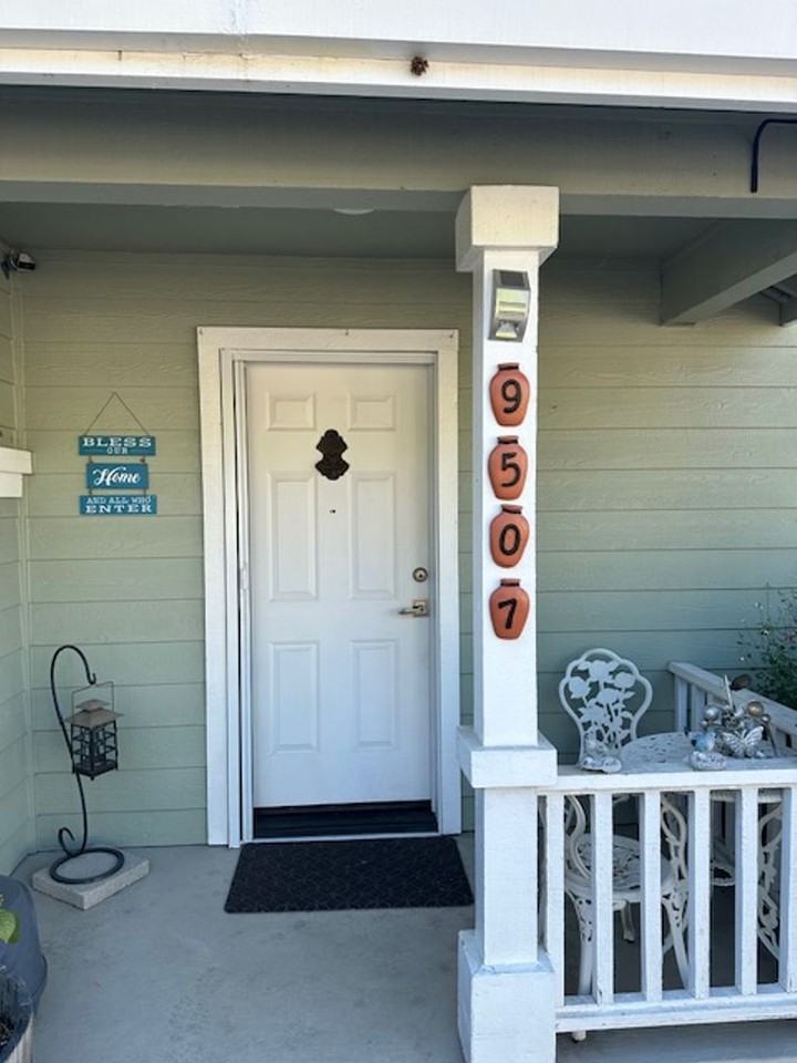 9507 Lazy Creek Dr - Photo 2 of 24