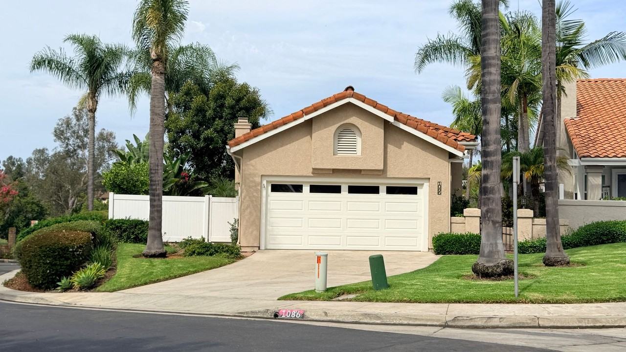 1086 Almeria Ct - Photo 6 of 49