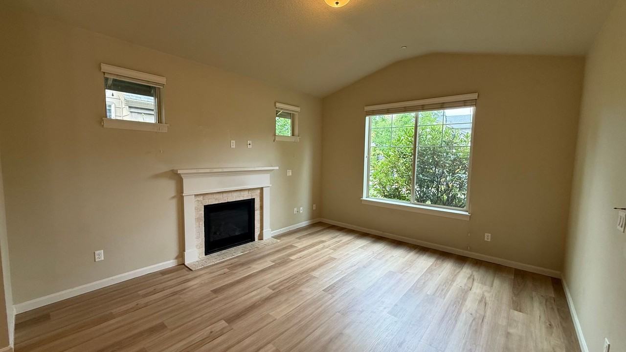 10452 Sw Denmark St - Photo 2 of 37