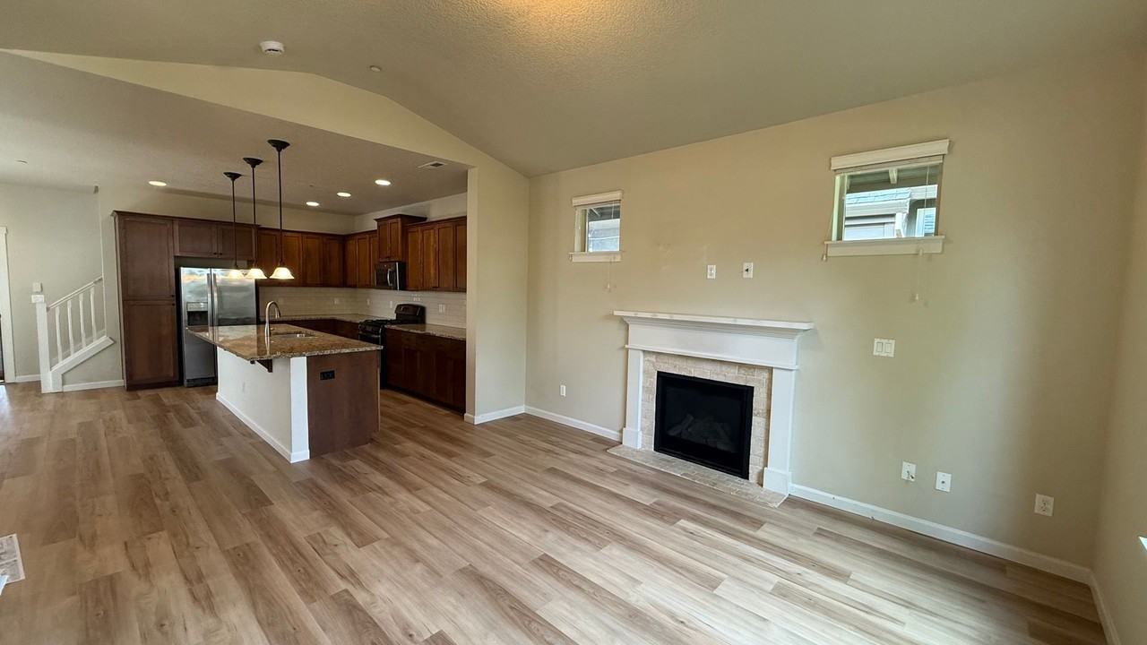 10452 Sw Denmark St - Photo 3 of 37