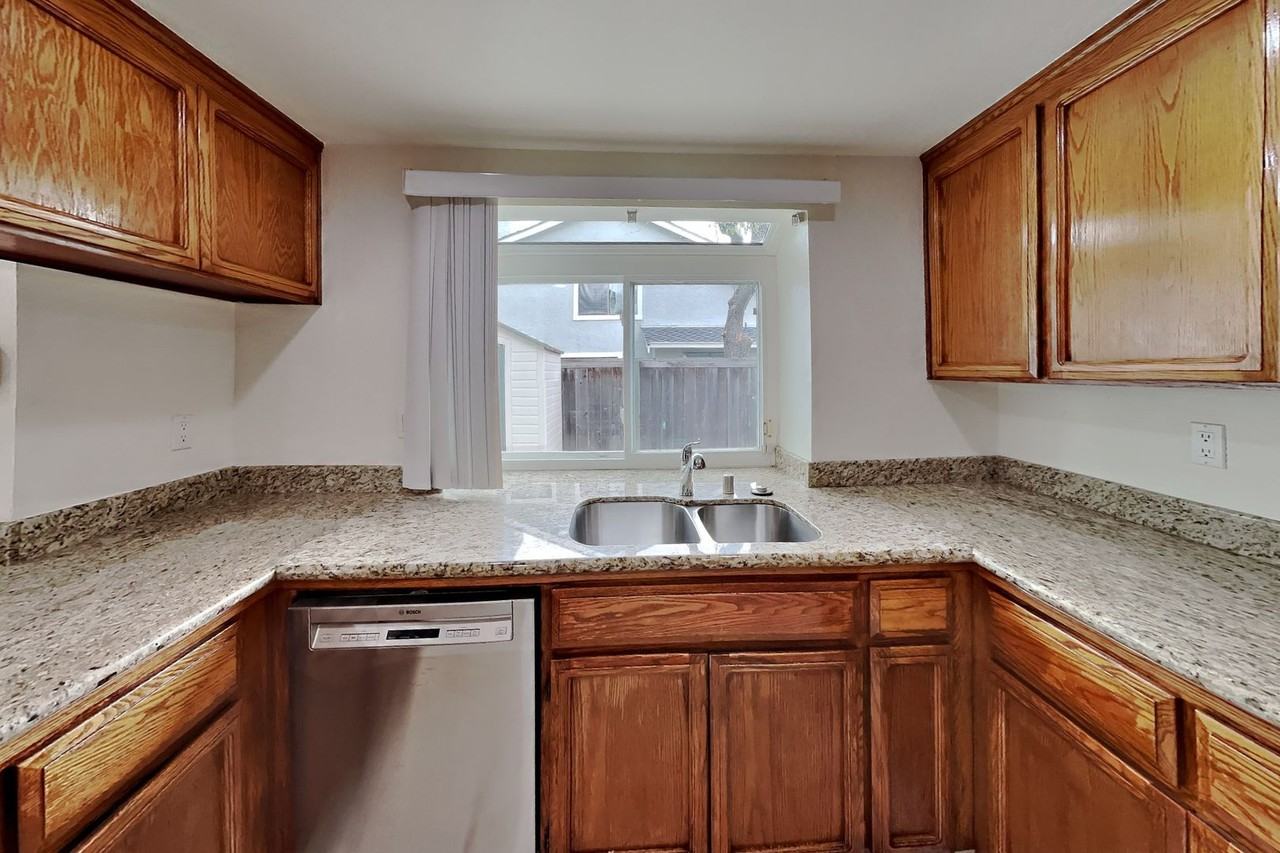 2331 Sweetwater Dr - Photo 5 of 20