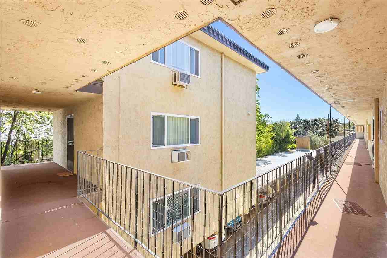 101 Glen Eyrie Avenue - Photo 3 of 44