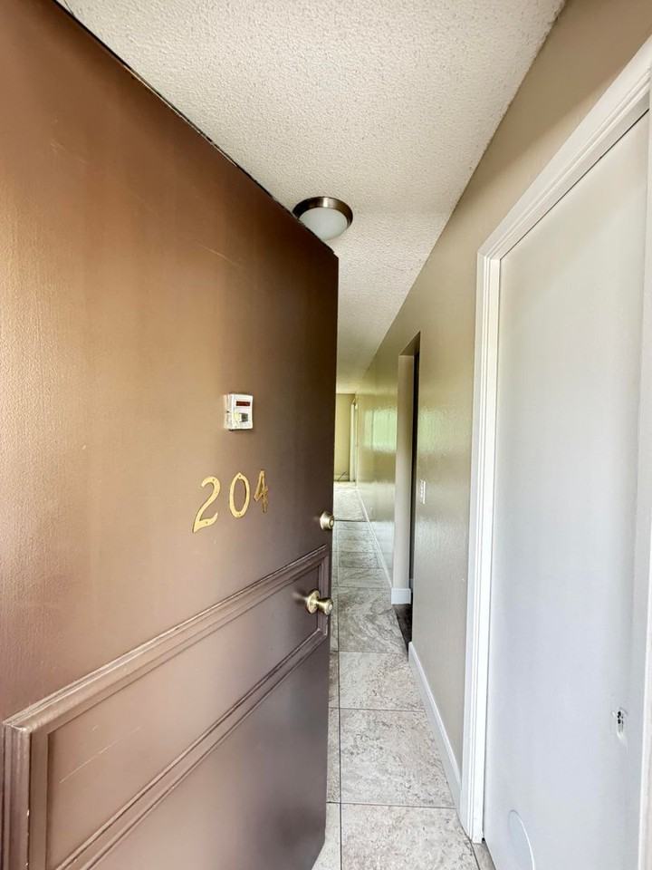101 Glen Eyrie Avenue - Photo 4 of 44