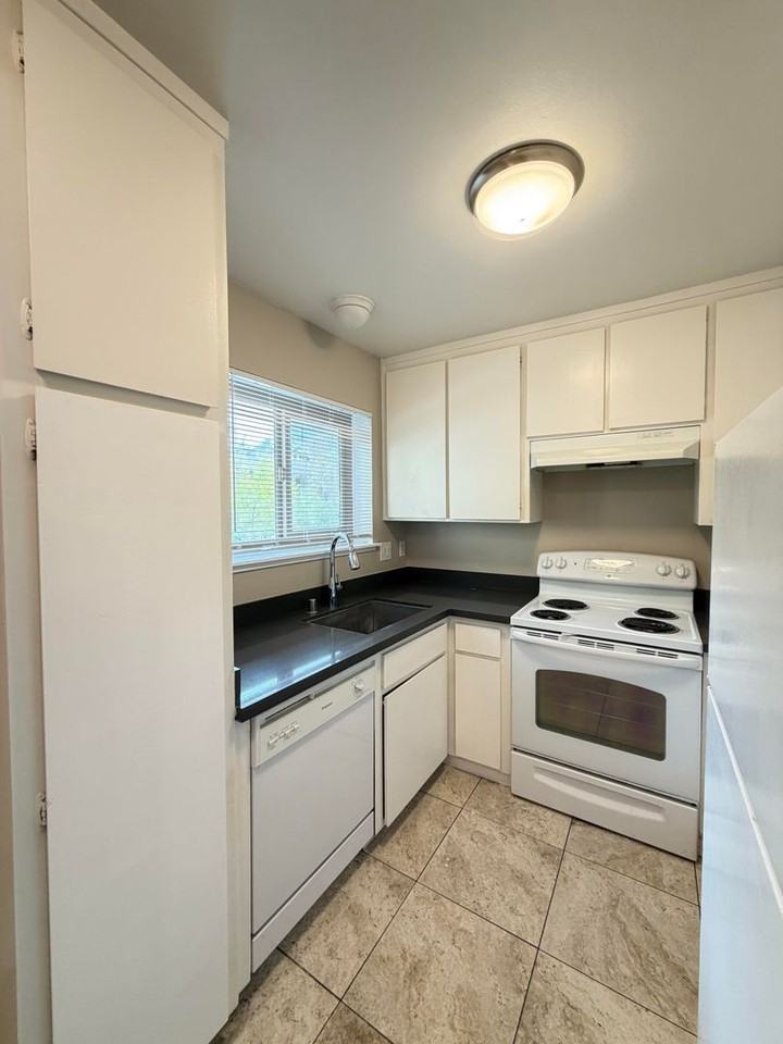 101 Glen Eyrie Avenue - Photo 7 of 44