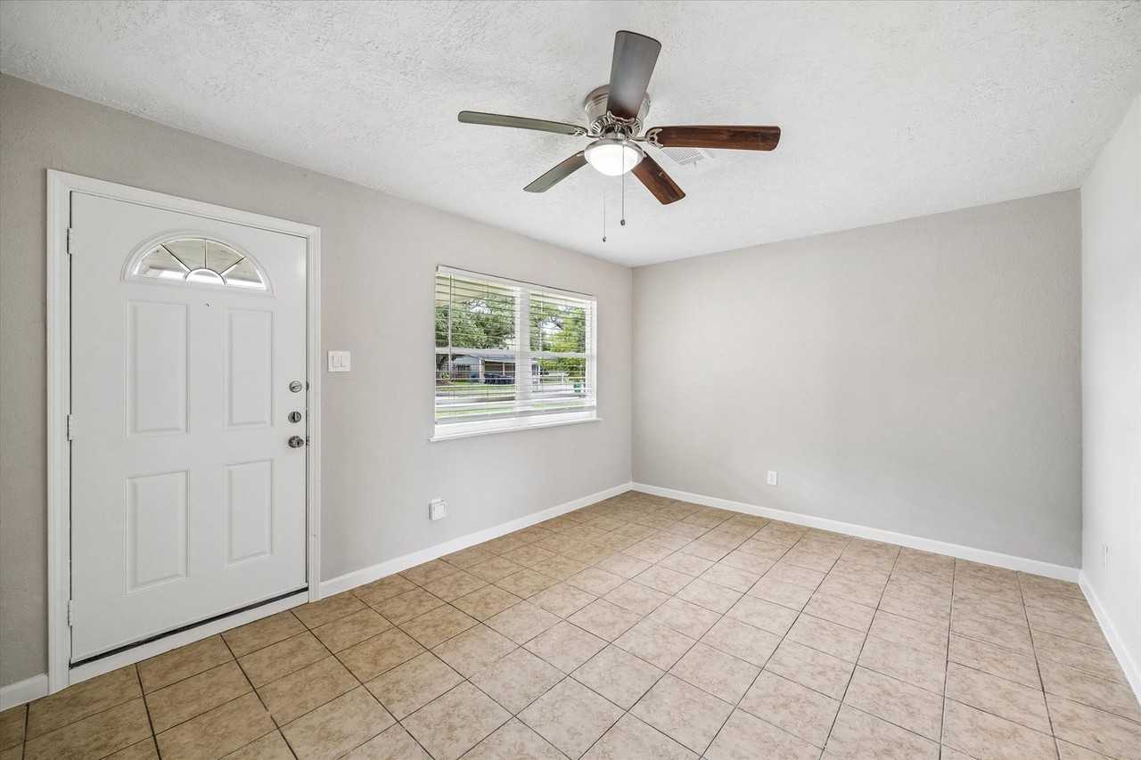 626 Sulphur St - Photo 5 of 16