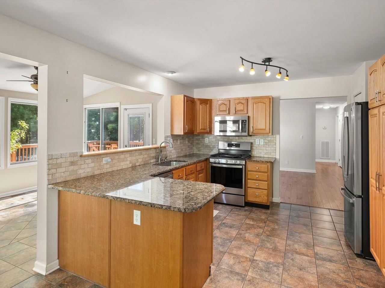 22919 Camp Arrowhead Rd - Photo 5 of 30