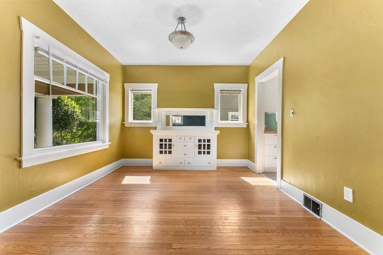 2355 Se 44th Ave - Photo 5 of 25