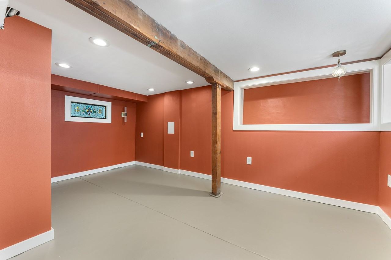 2355 Se 44th Ave - Photo 6 of 25