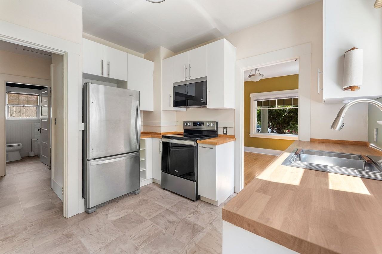 2355 Se 44th Ave - Photo 7 of 25