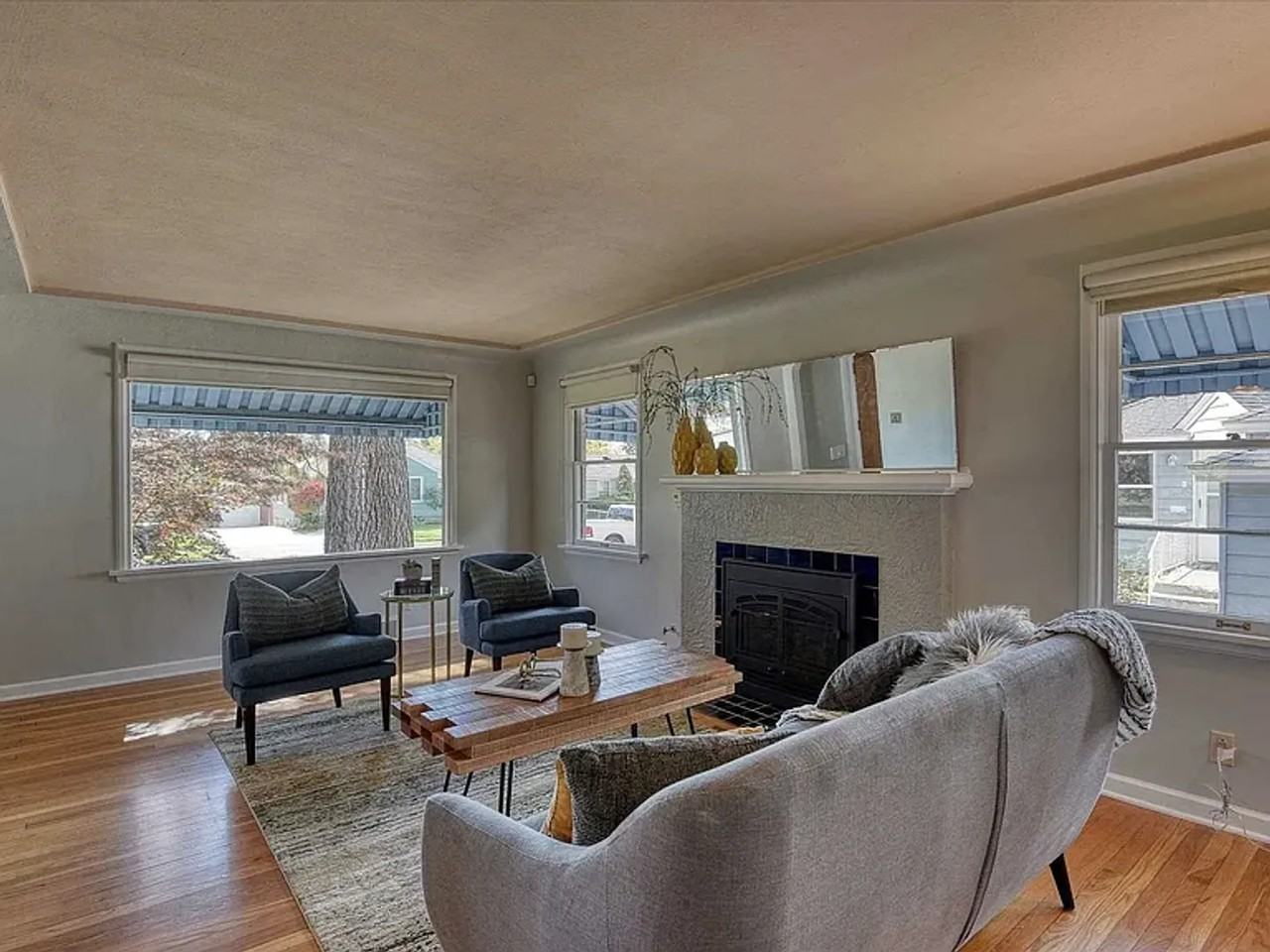 2608 W Lacrosse Ave - Photo 4 of 13