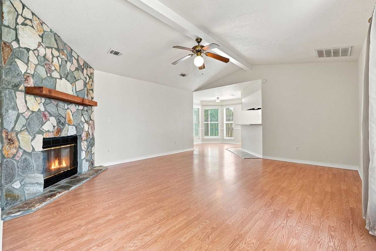 148 Meadowbrook Ct - Photo 4 of 35
