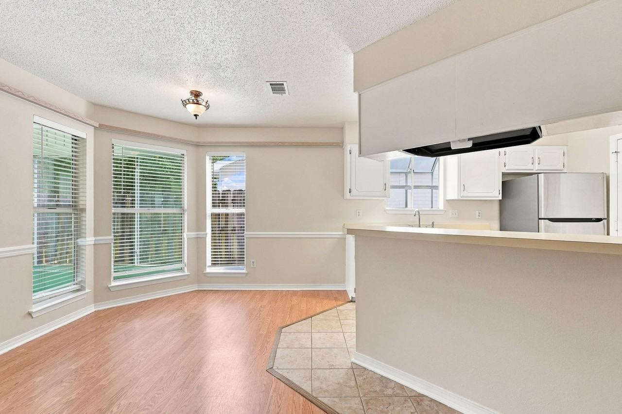 148 Meadowbrook Ct - Photo 7 of 35