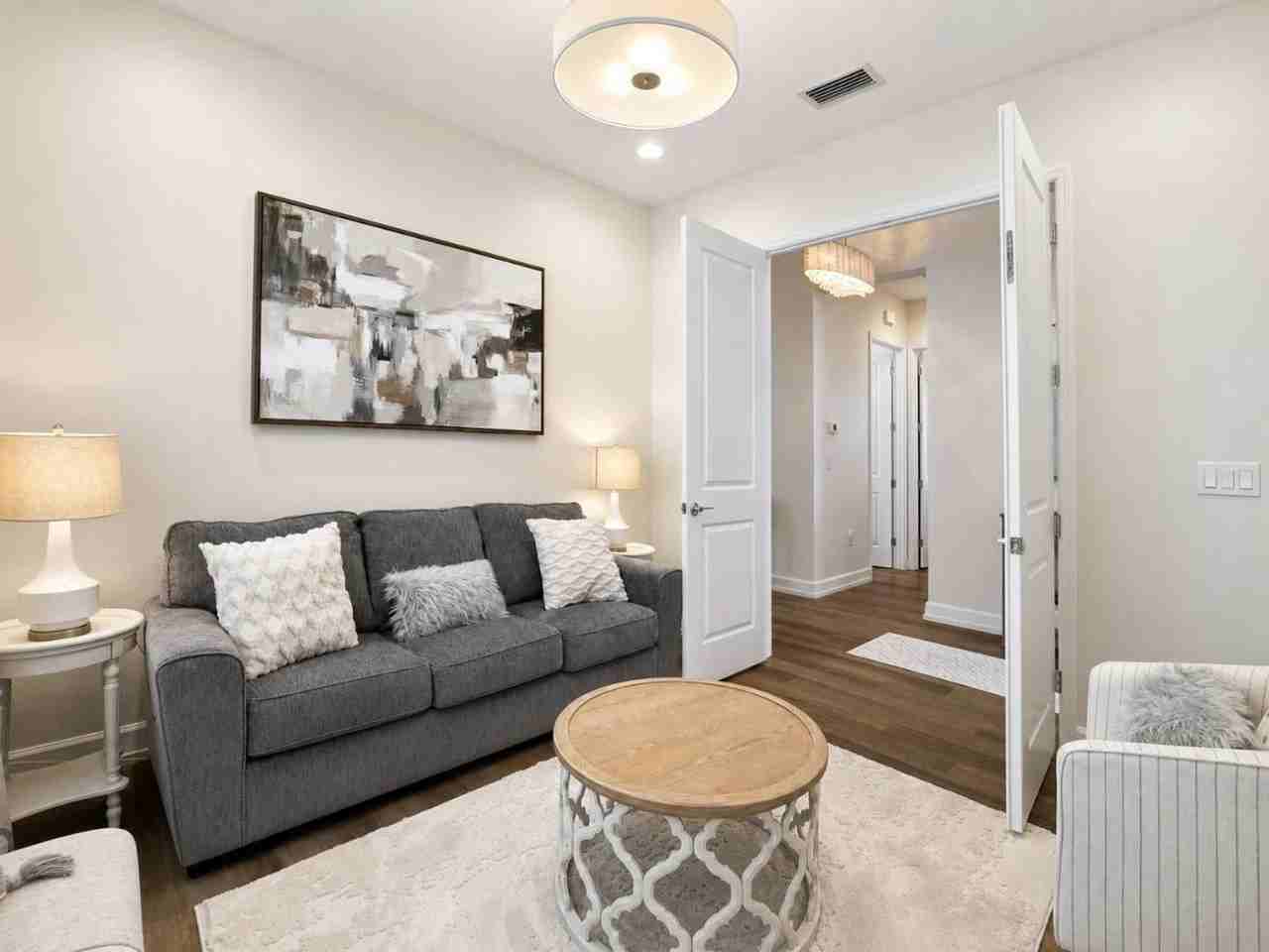 12452 Violet Ln - Photo 4 of 33