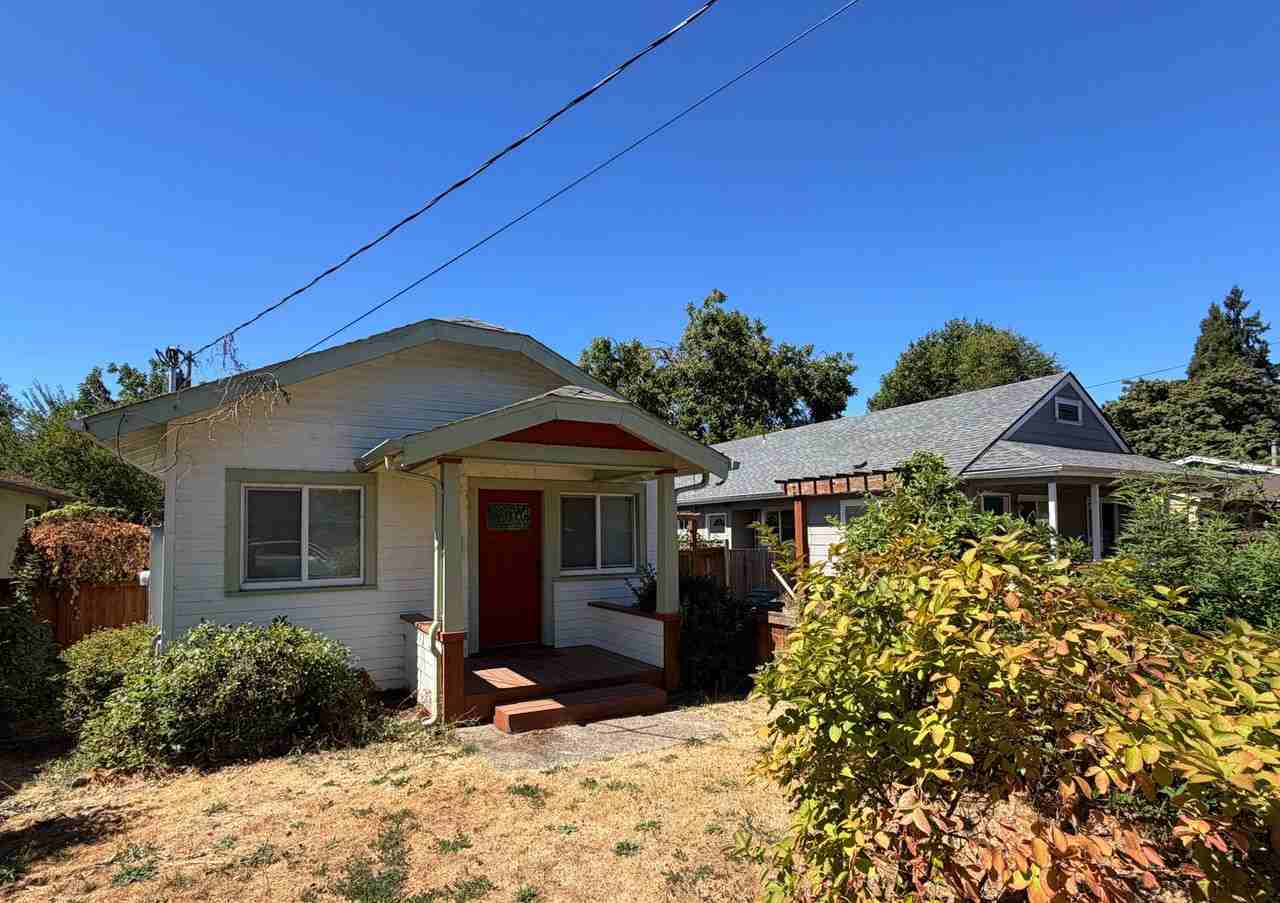 130 N Polk St - Photo 2 of 15