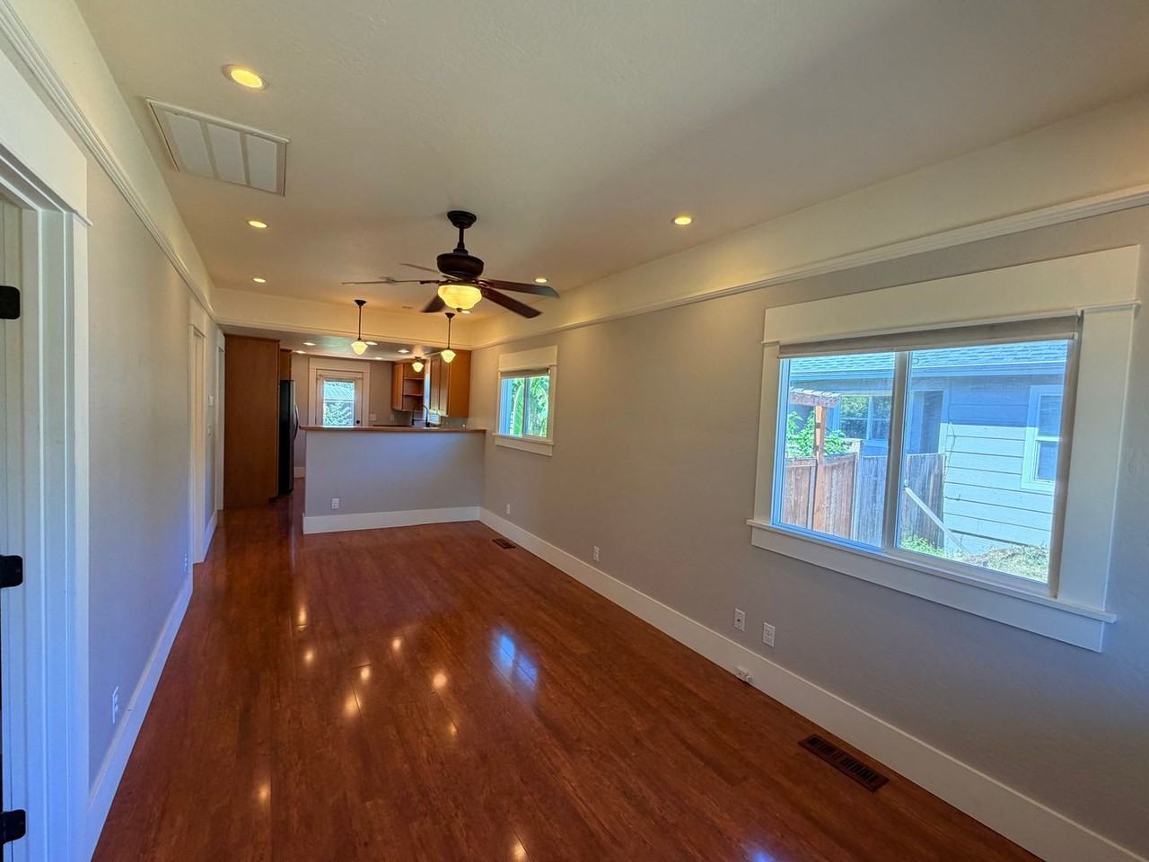 130 N Polk St - Photo 3 of 15