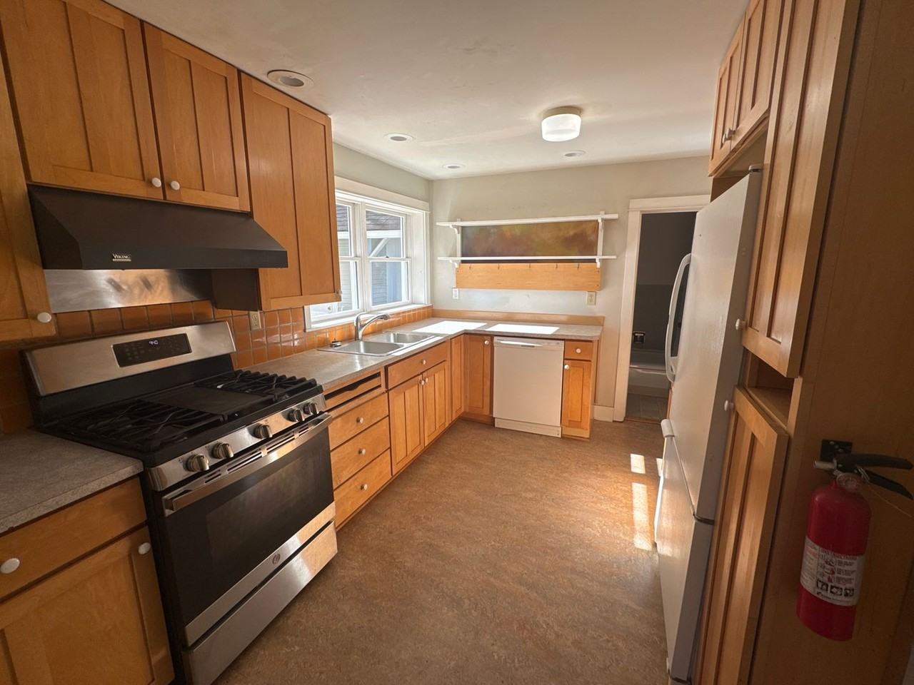 227 Sw 7th St - Photo 6 of 46