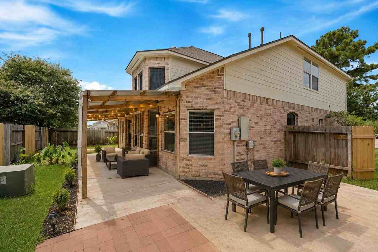 9422 Shelbourne Meadows Dr - Photo 7 of 49