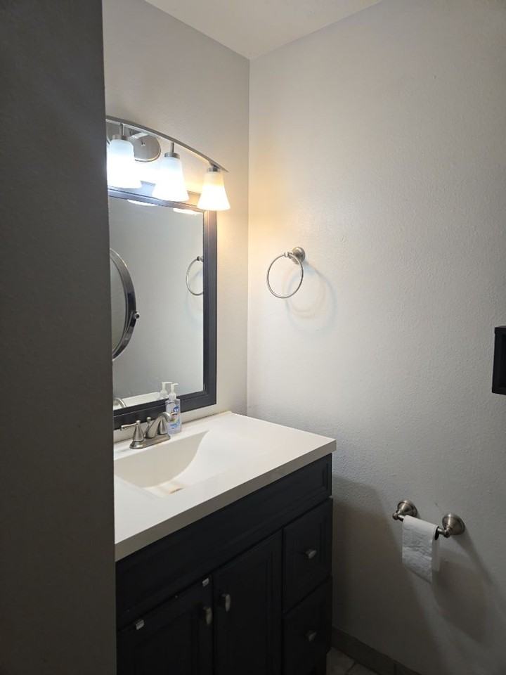 8333 Comanche Rd Ne #16B - Photo 5 of 8