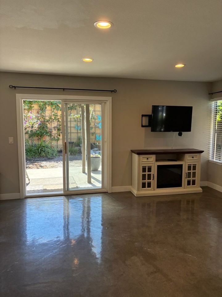 1640 Parakeet Ct - Photo 4 of 27