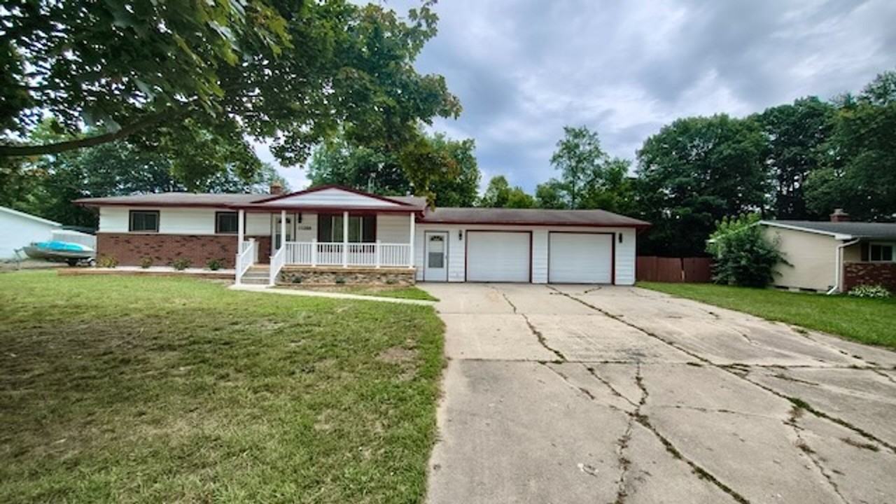 11354 Berkshire Dr - Photo 2 of 35