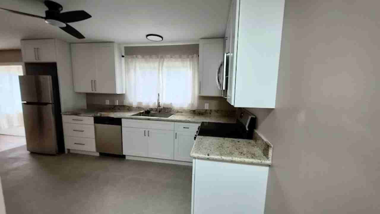 11354 Berkshire Dr - Photo 4 of 35