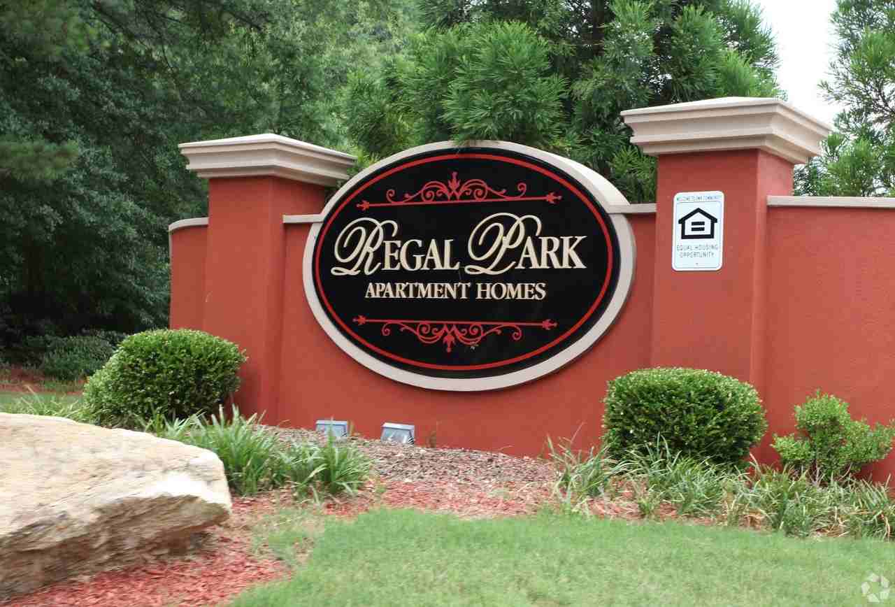 Regal Park Apartment Homes - Photo 6 of 29