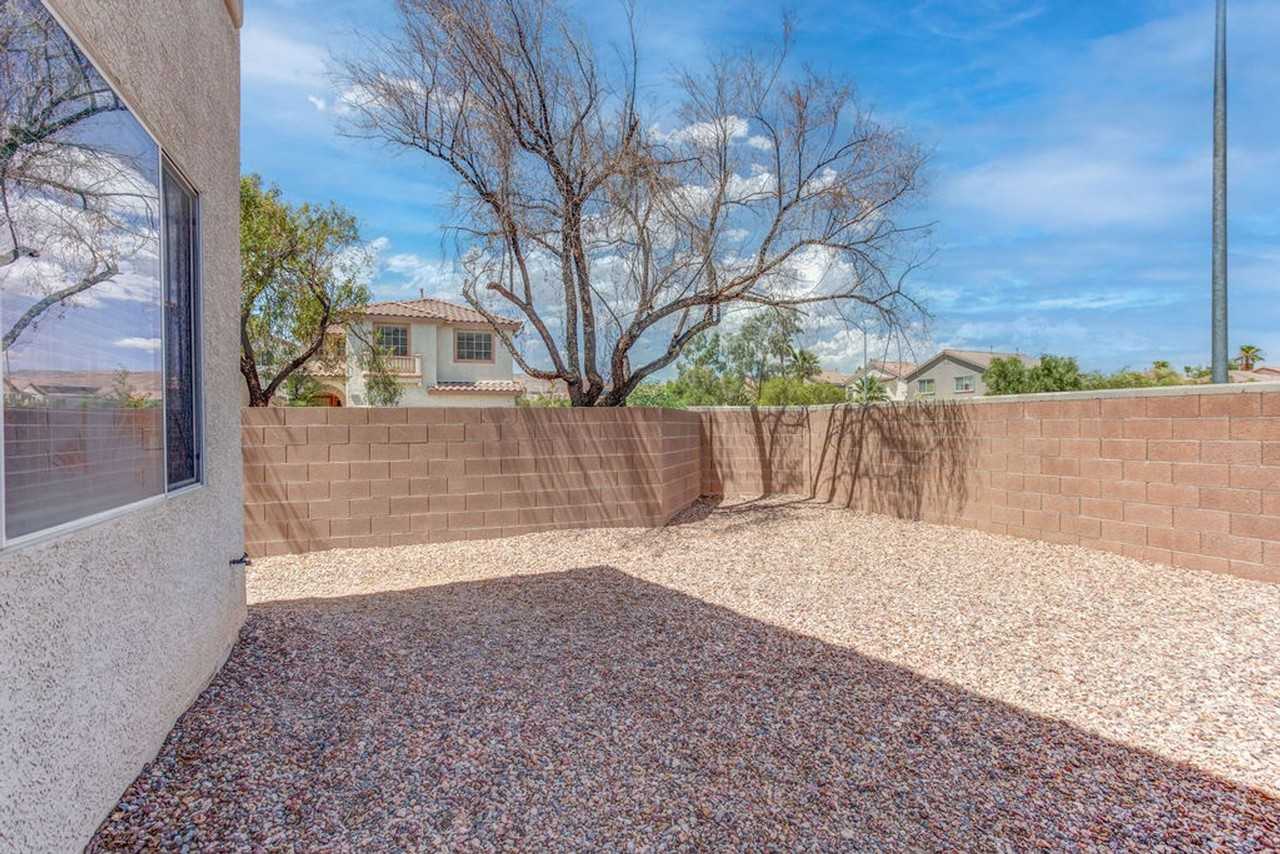 9548 Spring Blush Ave - Photo 3 of 48