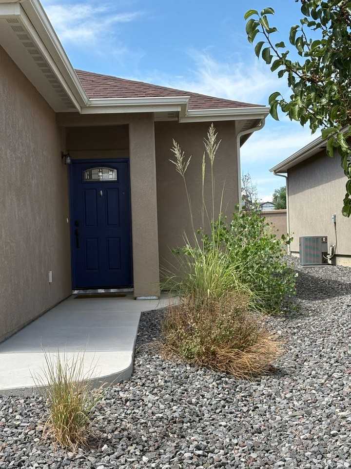 585 Ravenna Ct - Photo 3 of 22