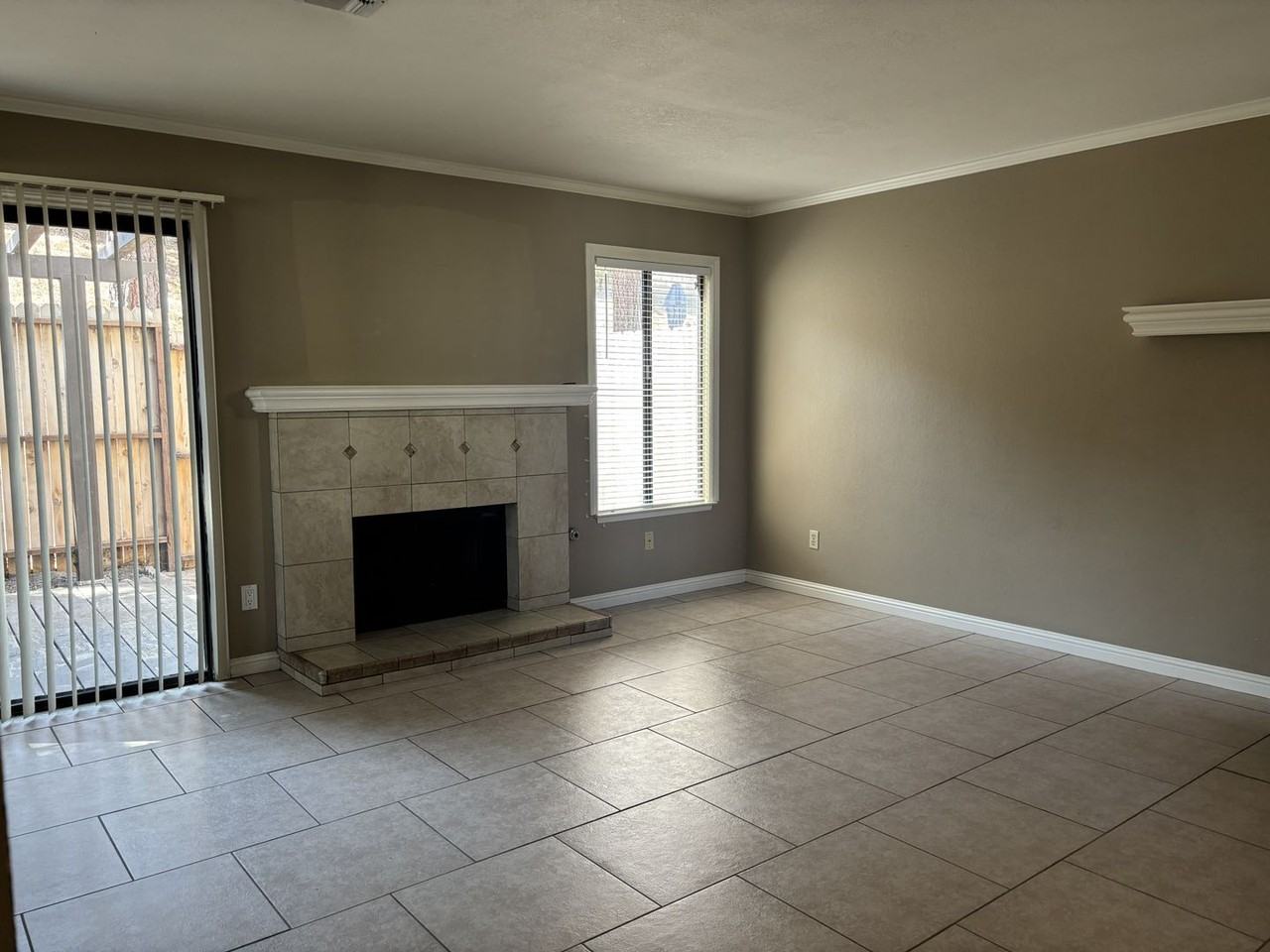 425 N Center Ct - Photo 2 of 13