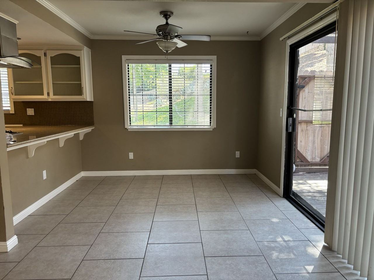 425 N Center Ct - Photo 4 of 13
