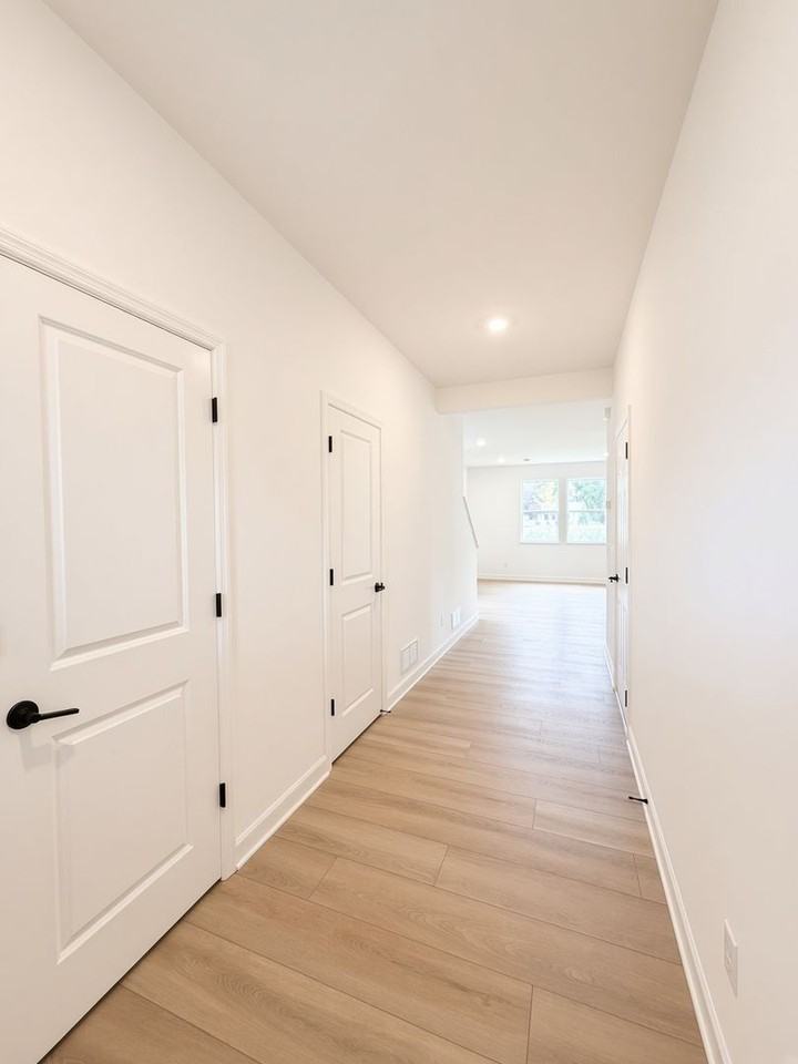 22362 Isla Way - Photo 3 of 28