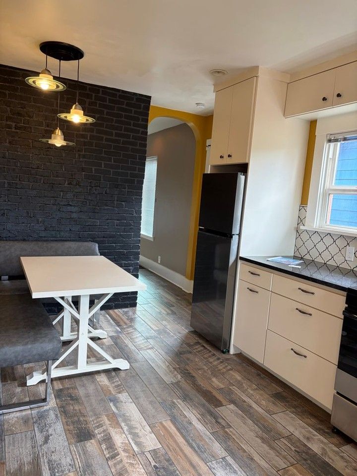 5225 36th Ave Sw - Photo 6 of 23