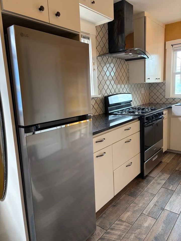 5225 36th Ave Sw - Photo 7 of 23