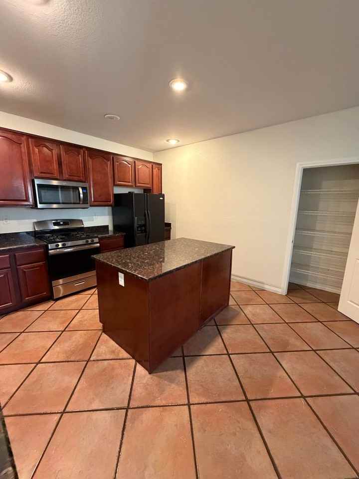 3441 Visionary Bay Ave - Photo 7 of 36