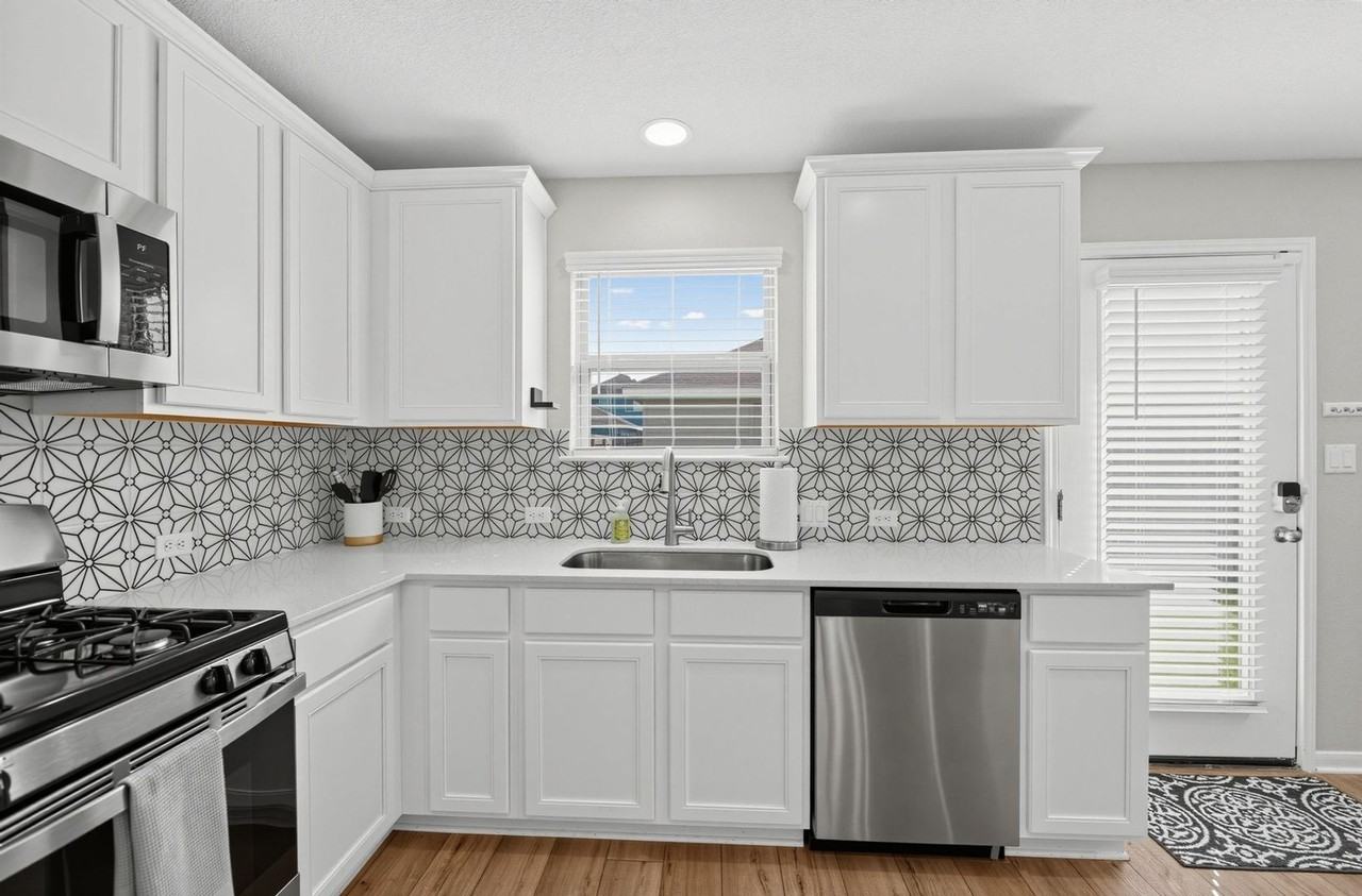 360 Witchhazel Way - Photo 3 of 32