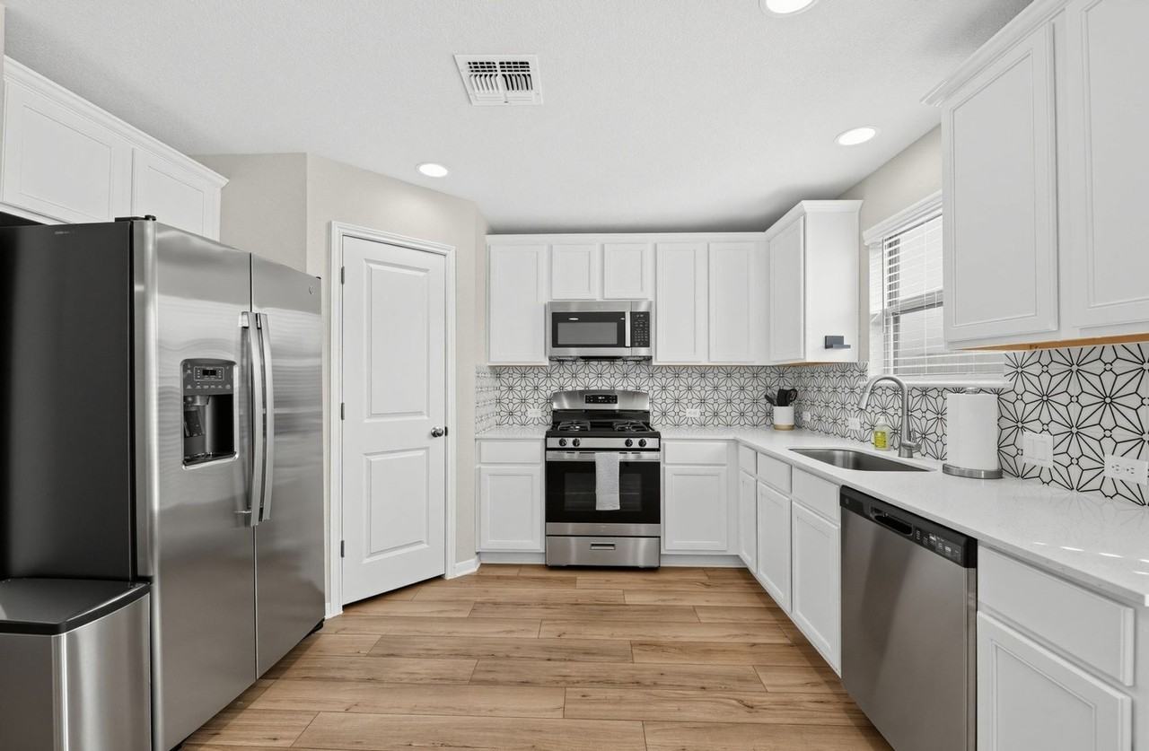 360 Witchhazel Way - Photo 2 of 32