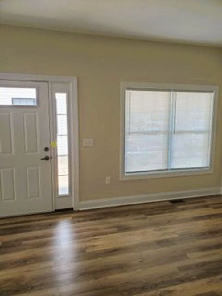 2656 Greenport Dr - Photo 2 of 12