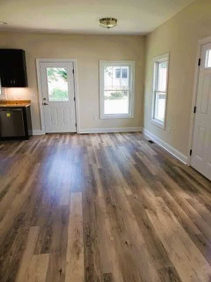 2656 Greenport Dr - Photo 3 of 12