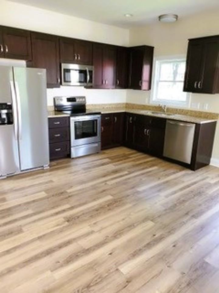 2656 Greenport Dr - Photo 4 of 12