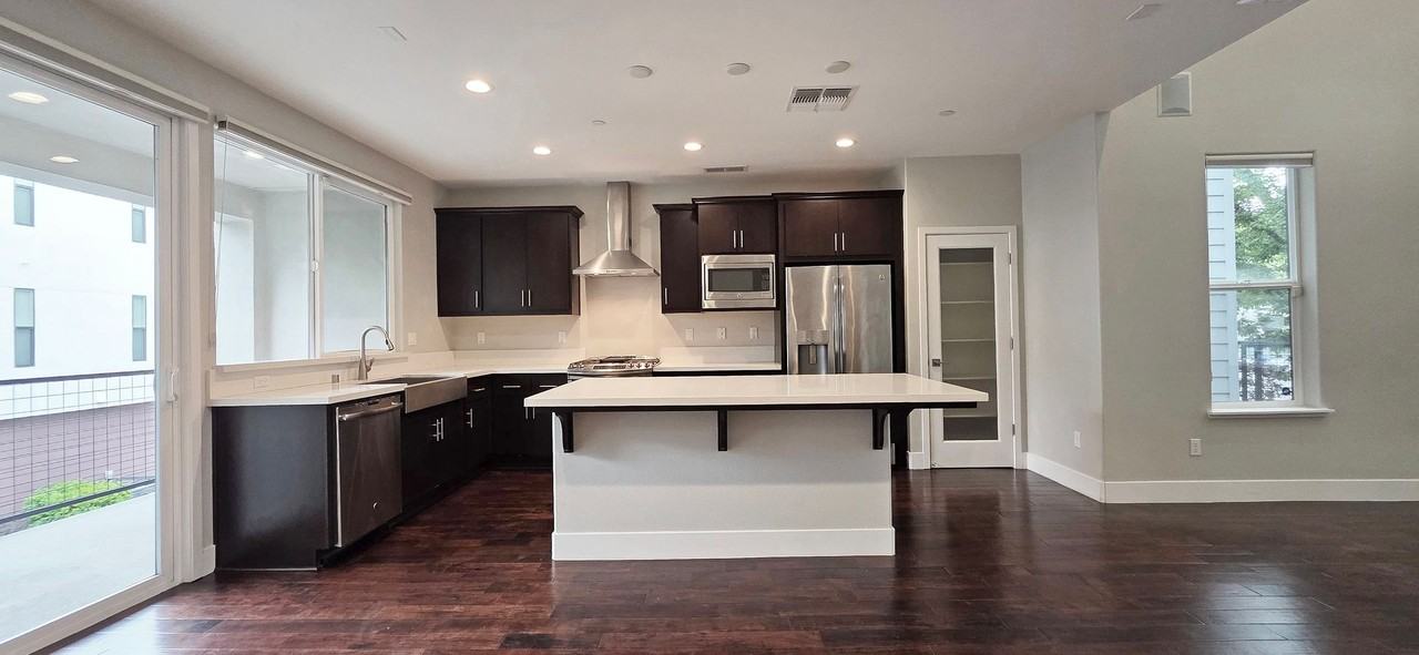 409 10th St - Photo 2 of 41