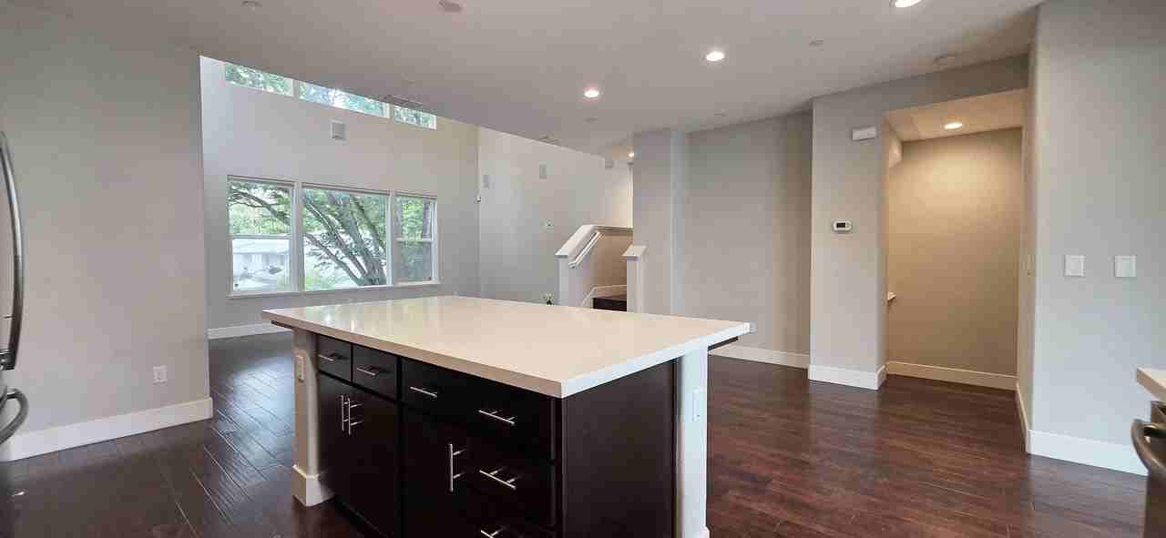 409 10th St - Photo 6 of 41