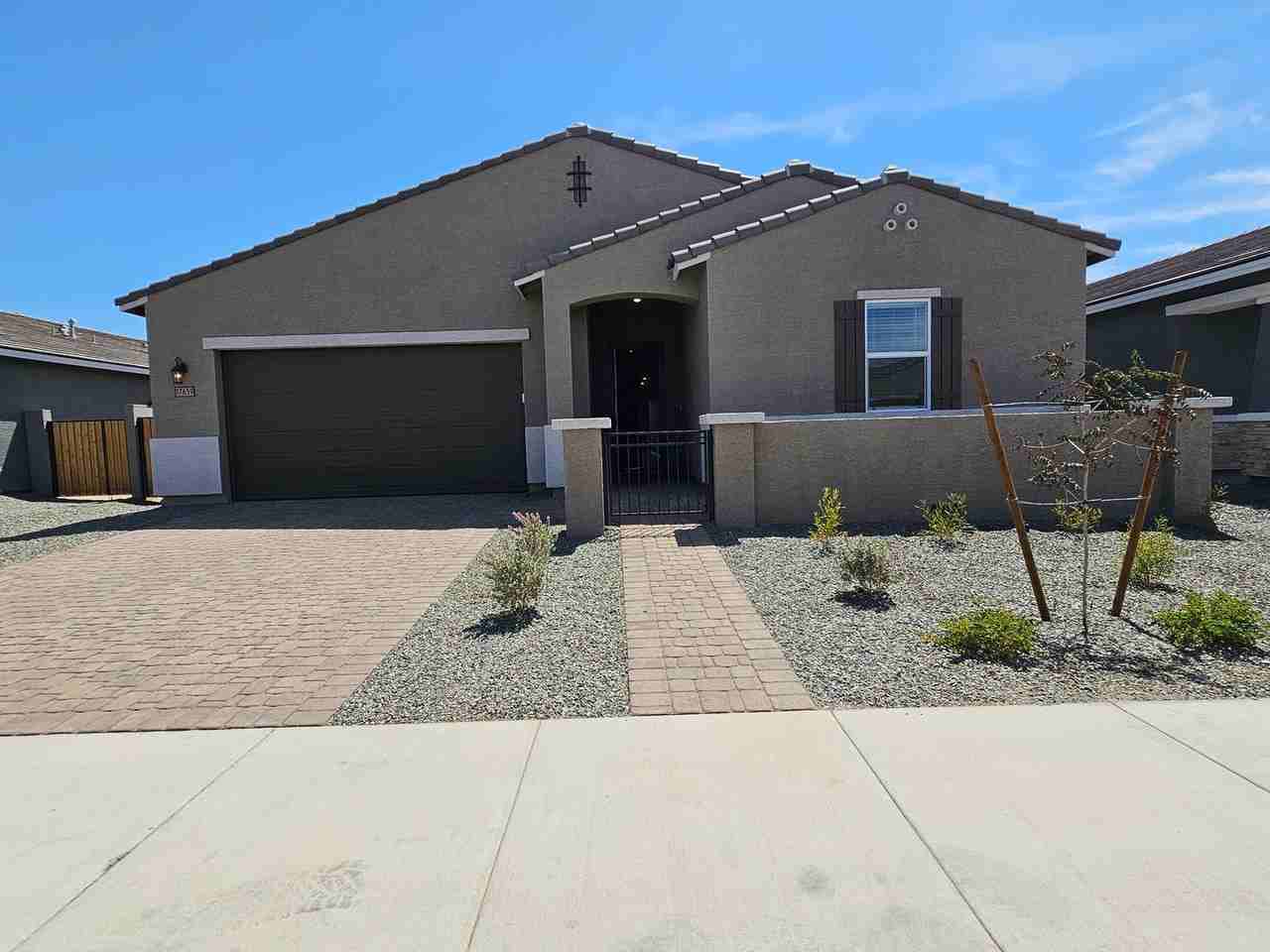 17659 W College Dr - Photo 3 of 50