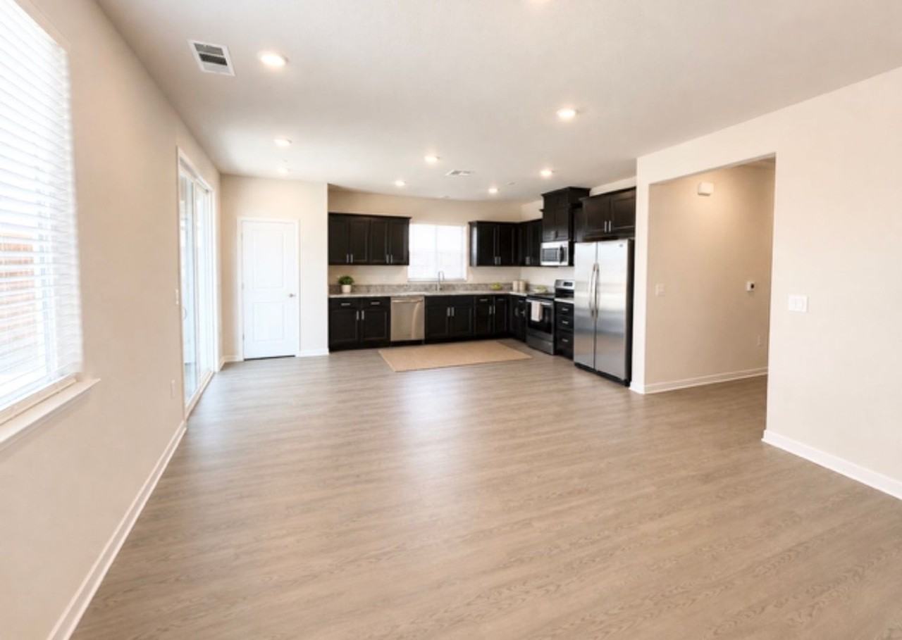 2630 Lusters Way - Photo 4 of 10