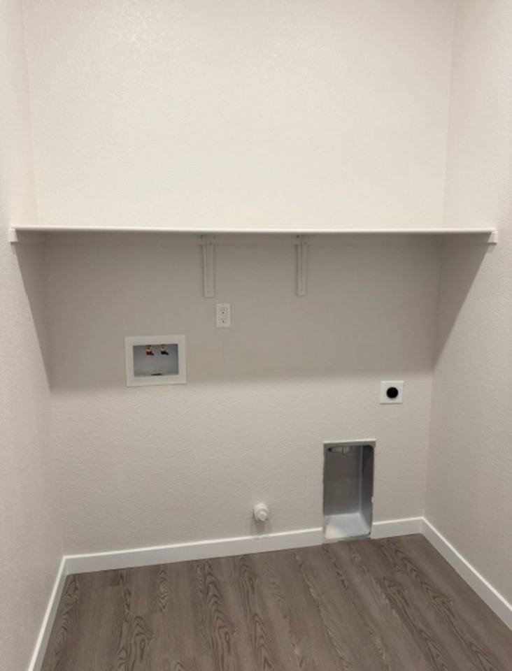 2630 Lusters Way - Photo 6 of 10