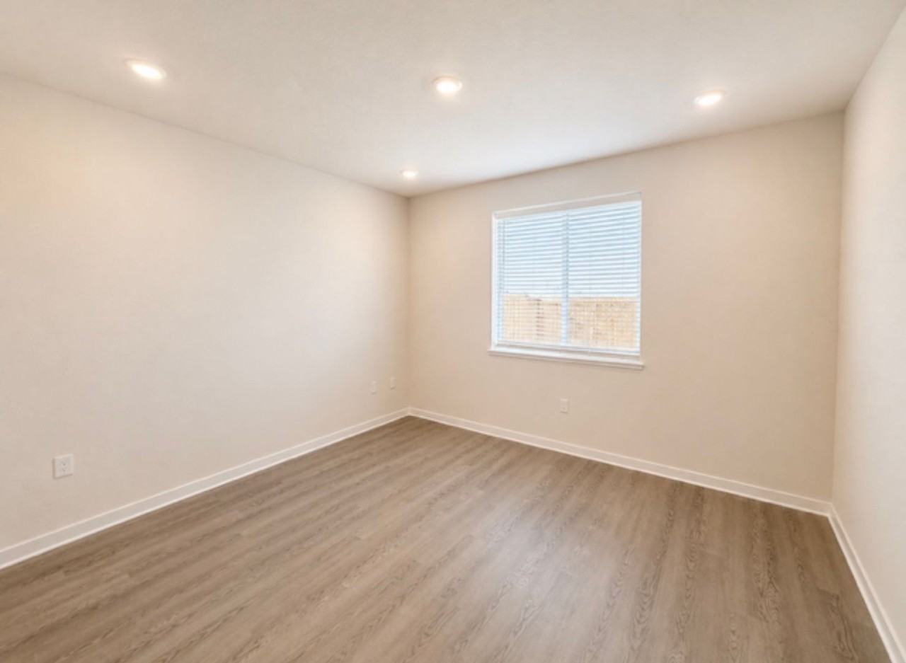 2630 Lusters Way - Photo 7 of 10