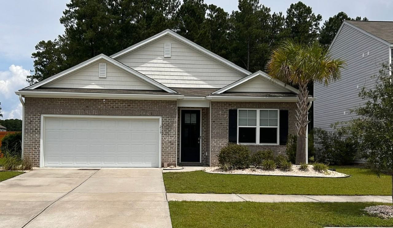 219 Greenwich Dr