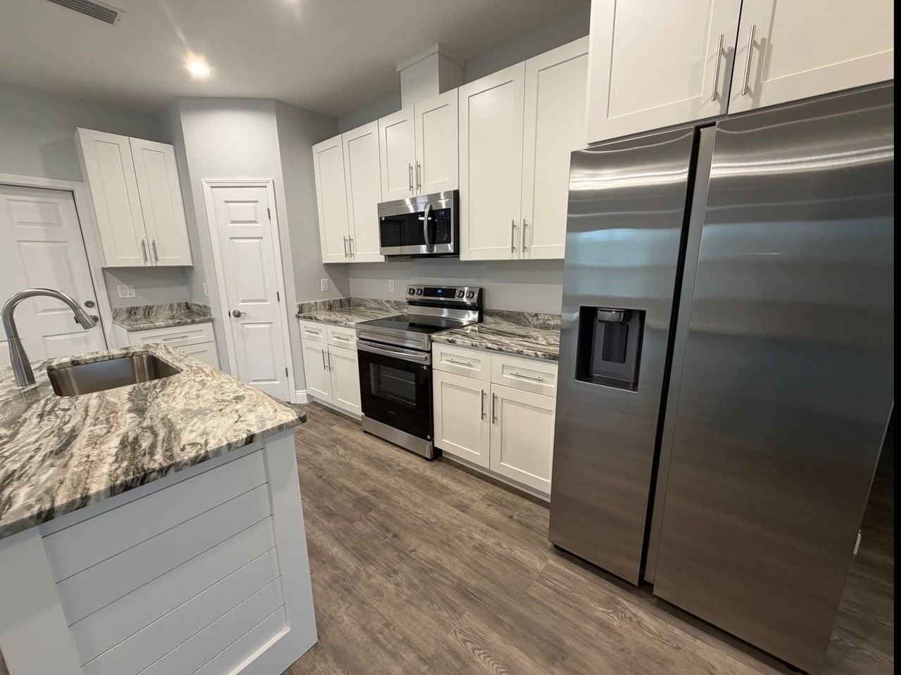 4207 Northshore Rd - Photo 3 of 3