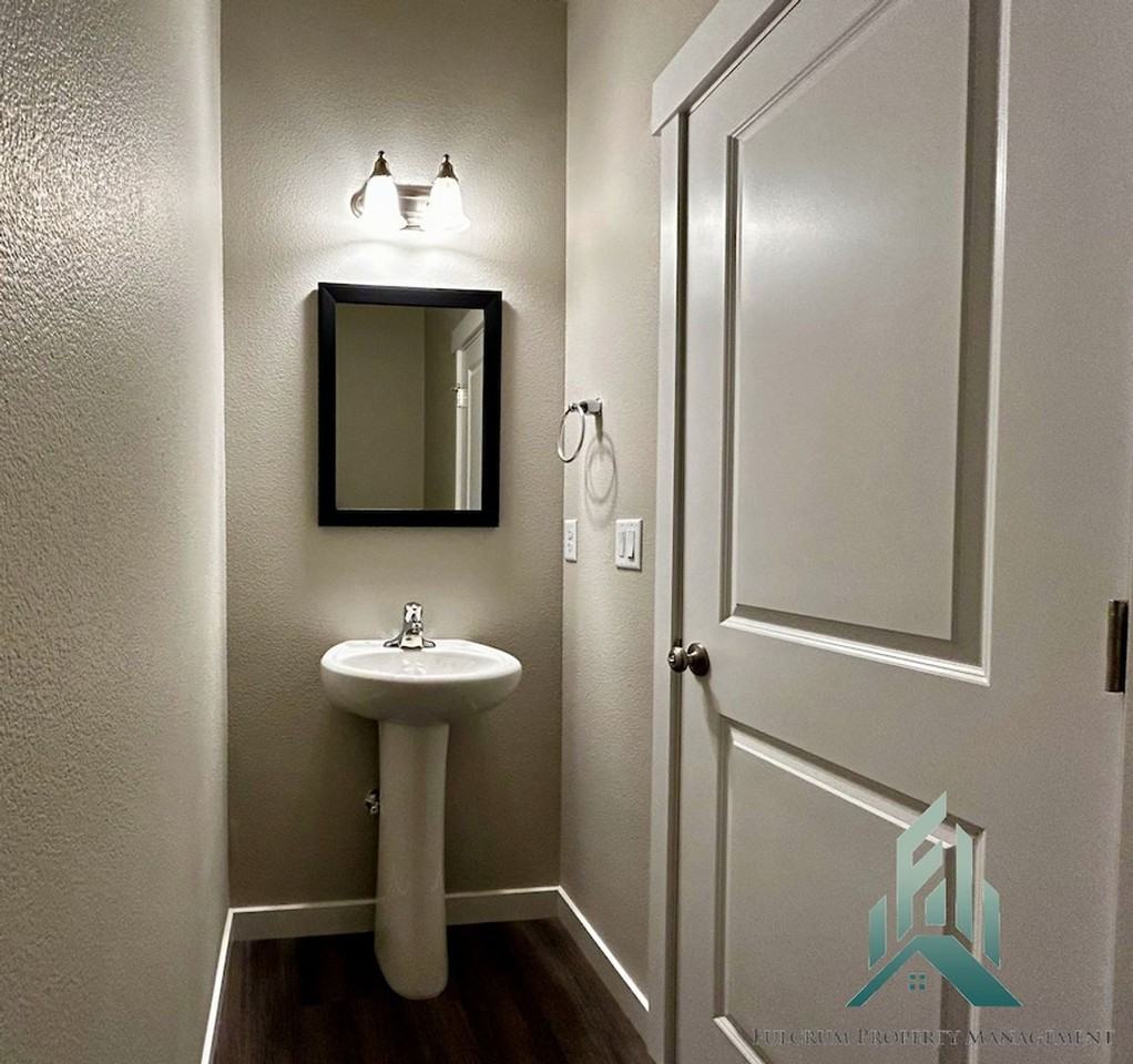 5905 Nw Torchcrest Pl - Photo 4 of 11