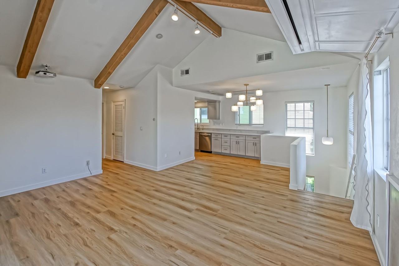 606 N Juanita Ave #1 - Photo 6 of 37